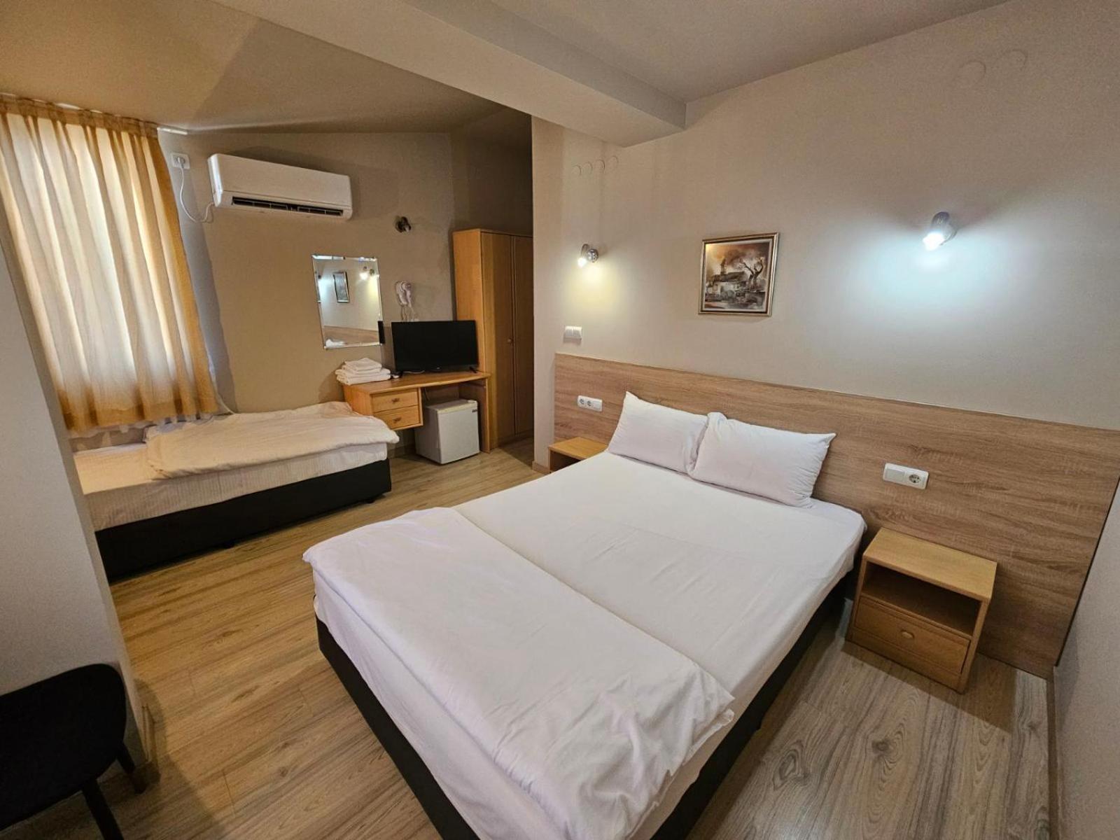 Complex Racic Hotel Voyvodinovo ภายนอก รูปภาพ