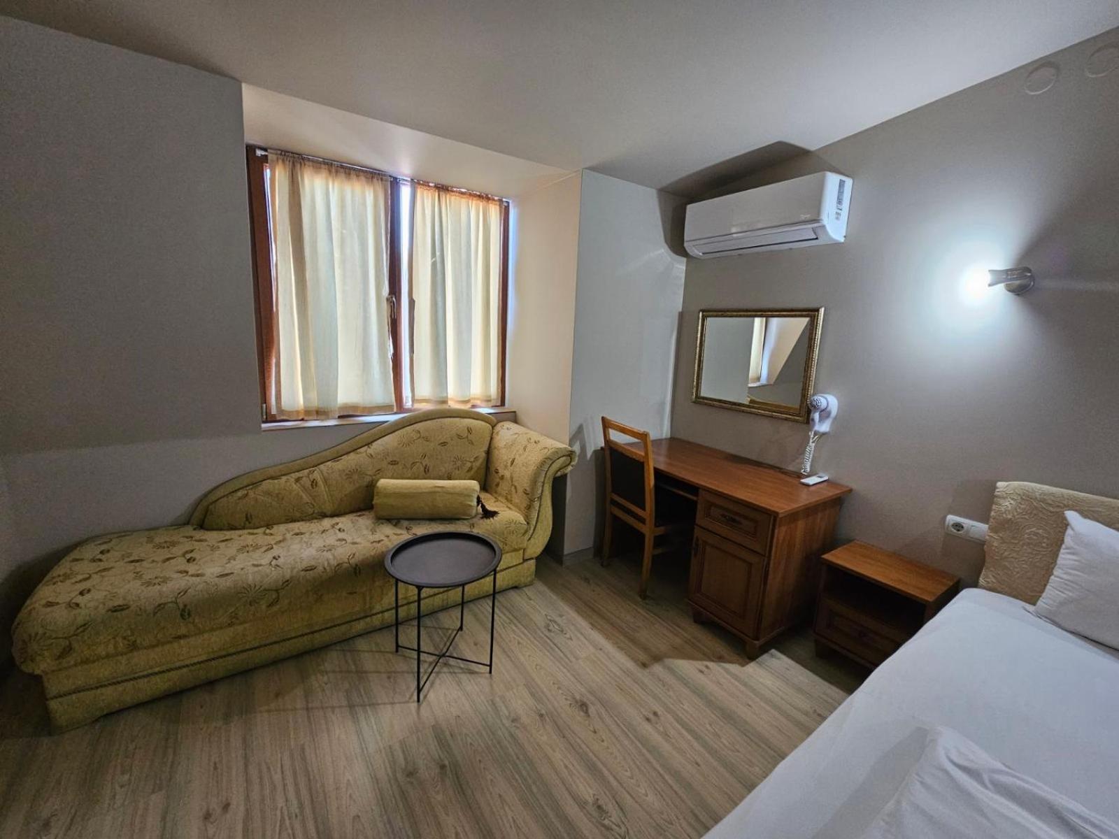 Complex Racic Hotel Voyvodinovo ภายนอก รูปภาพ